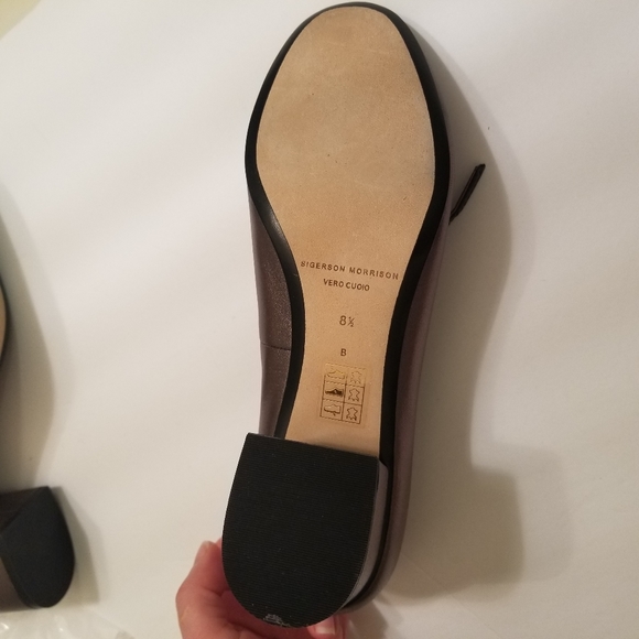 Sigerson Morrison Kairos Metallic Mary Jane Pumps - Picture 6 of 7